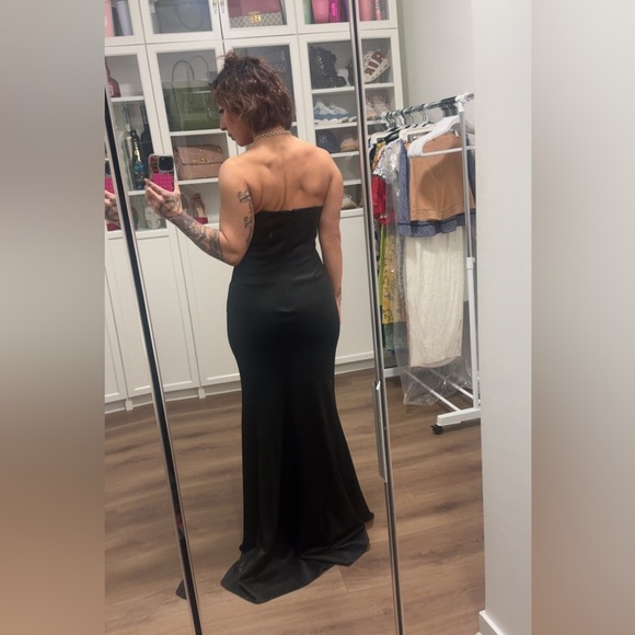 Classic Strapless Black Mermaid Gown - Picture 7 of 11